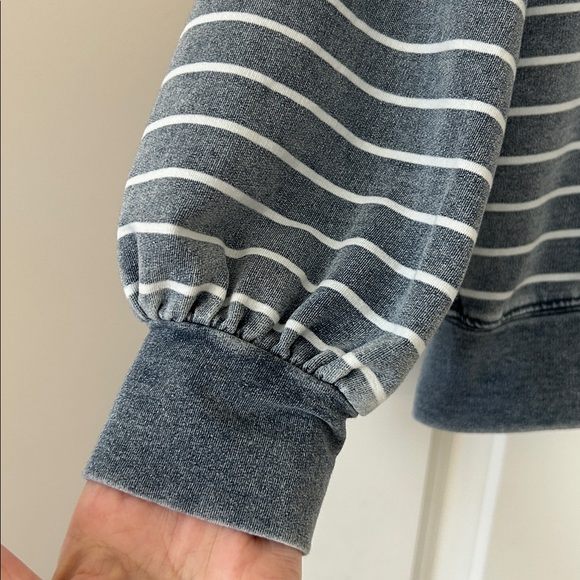 Anthro Jane & Delancey Distressed Sweatshirt w Gathered Cuffs Sz M +MEASUREMENTS - Picture 2 of 11